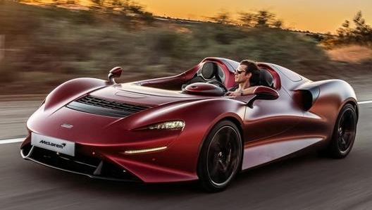 La McLaren Elva è una barchetta capace di raggiungere i 326 km/h