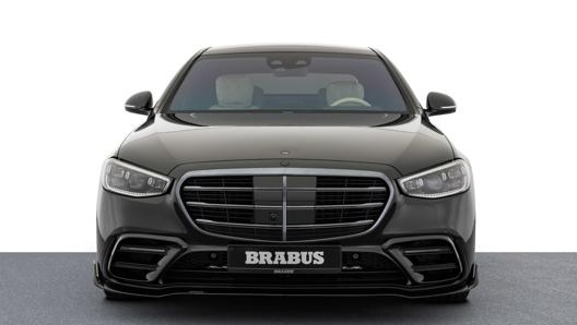 L'imponenza del frontale della Brabus 500