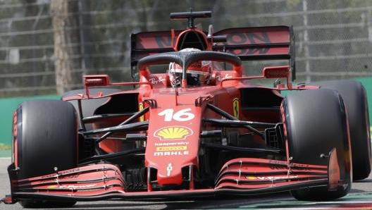 Charles Leclerc in azione a Imola. Lapresse