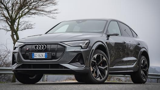 Audi e-tron S Sportback  lunga 4.902 mm e larga 1.976