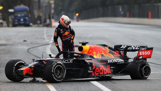 Max Verstappen dopo l’incidente. Getty