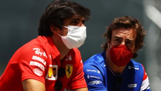 Carlos Sainz (a sin) con Fernando Alonso. Getty