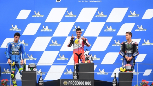 Il podio con da sinistra a desrta Mir, Martin e Quartararo, sempre più leader della classifica