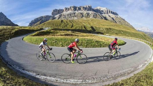 Con Sellaronda Bike Day il Giro dei Quattro Passi senza auto. Arabba Turismo