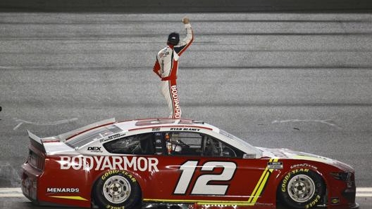 Ryan Blaney ha vinto l’ultima gara della stagione regolare a Daytona, in Florida. Afp