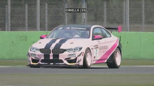 Ciriello impegnato alla curva della Parabolica a Monza, prima di entrare nel rettilineo iniziale