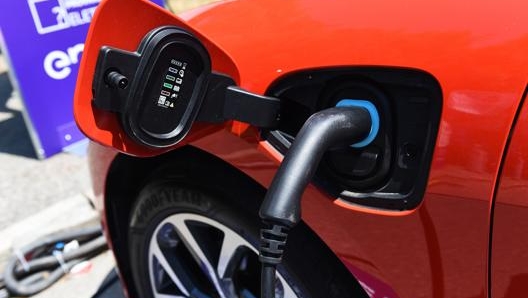 Terminati i fondi per gli ecoincentivi destinati ad elettriche e ibride plug-in