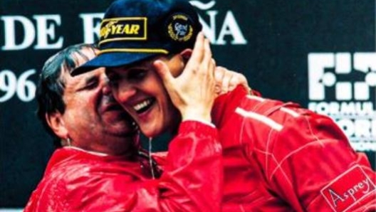 Jean Todt con Schumacher sul podio di Montmeló.