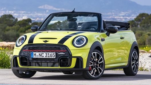 La Mini Jcw cabrio in promozione per il mese di luglio 2021