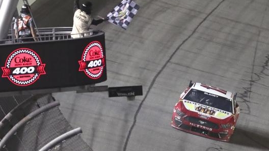 Ryan Blaney vince a Daytona. Ap