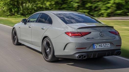 La Mercedes-Amg 53 eroga 457 Cv e tocca i 250 km/h di velocità, auto-limitata