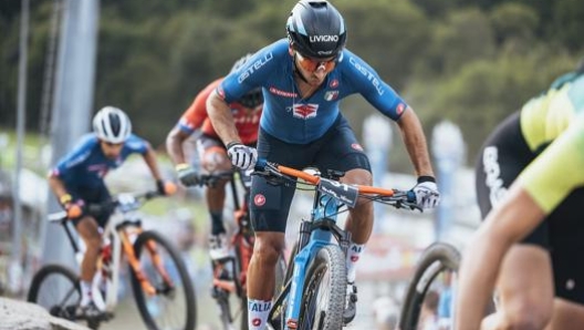 Lazzurro Gioele Bertolini tra i partecipanti alla gara di Short Track. Foto: Daniele Molineris