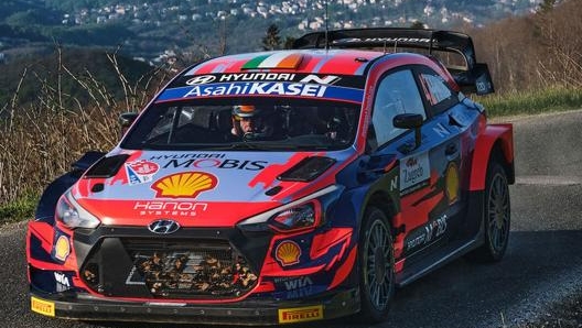 Craig Breen al volante di Hyundai i20 Coupe