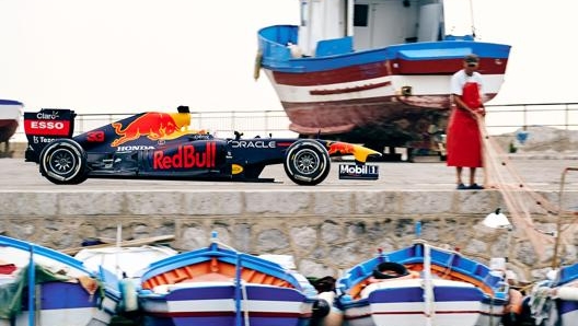 La Red Bull Racing Honda al porto di Palermo. Campelli/Seghizzi/Red Bull Content Pool