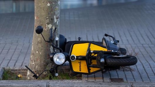 Qui un uomo, cui pochi mesi fa era stata rubata una moto, ha deciso di installare sul suo nuovo veicolo l’AirTag di Apple