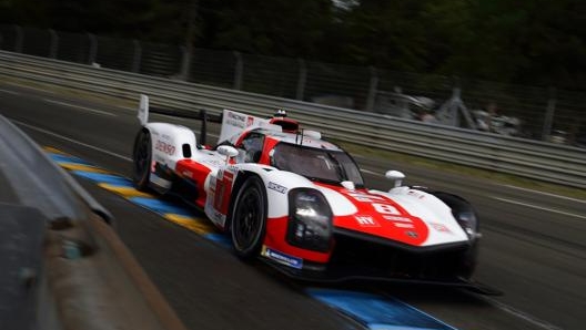 La Toyota GR010 Hybrid numero 8, seconda al via della 24 Ore di Le Mans 2021