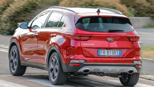 Look da Suv moderno e versatile per la Kia Sportage, recentemente aggiornato con i gruppi ottici a Led nell’anteriore come nel retro