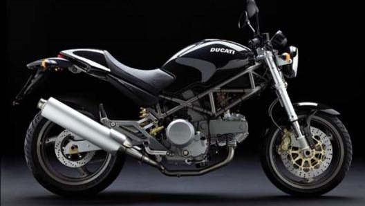 Una Ducati Monster come quella protagonista del rocambolesco inseguimento