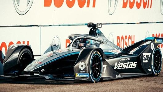 L'olandese Nick DeVries con la sua Mercedes , ha ottenuto 2 vittorie e 5 podi nella stagione 2021