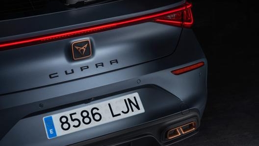 La Cupra Leon da 300 Cv costa 42.150 euro