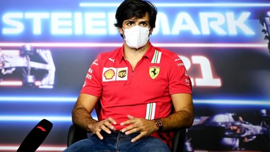 Carlos Sainz durante la conferenza stampa. Getty