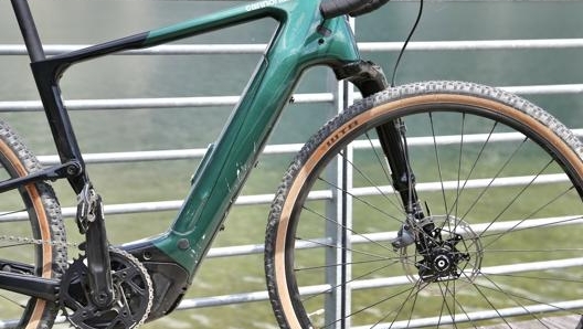 Cannondale Topstone Neo Lefty 1, la batteria da 500 Wh è integrata nel tubo obliquo