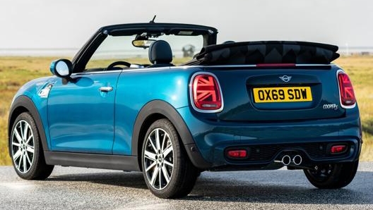 La Mini Cabrio Sidewalk Edition in promozione a giugno