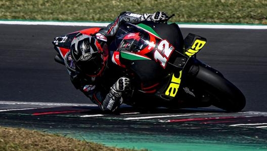 Maverick ha affrontato numerosi giri sull’Aprilia MotoGP: vedremo a quando il debutto in gara