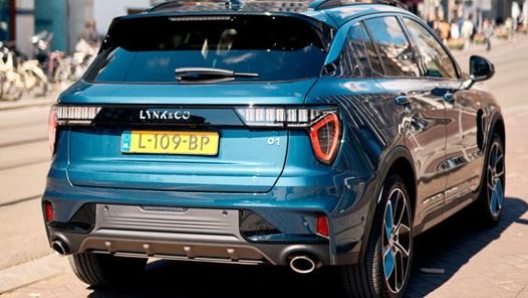 Il design è classico per il Suv Lynk & Co 01