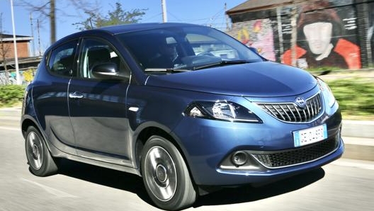 Alla guida della nuova Lancia Ypsilon Hybrid