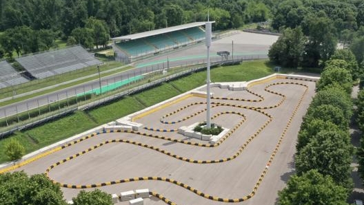 La pista per kart quattro tempi, monomarcia, misura poco meno di 500 metri