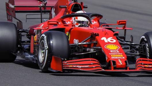 Charles Leclerc proverà a inserirsi nella bagarre Hamilton-Verstappen