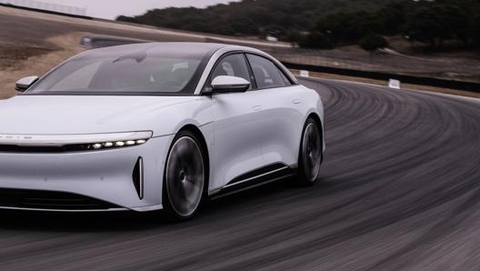 La prima auto a "vestire" i nuovi pneumatici Pirelli sarà la Lucid Air, auto elettrica sviluppata negli Stati Uniti