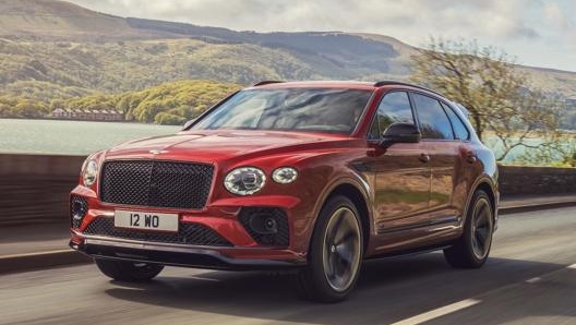 Bentley Bentayga S monta un V8 da 4 litri che eroga 550 Cv