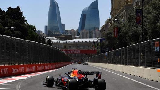 Max Verstappen in azione nelle stade di Baku. Afp