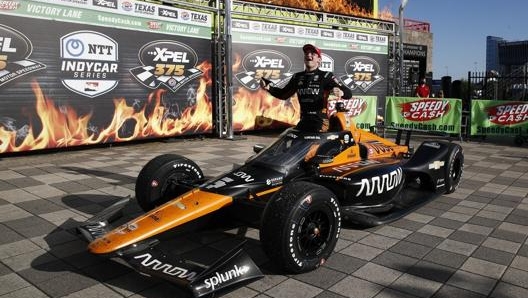 Pato sulla Arrow McLaren che guida nell’Indycar