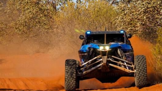 Uno dei mezzi in gara alla Finke Desert Race, in Australia