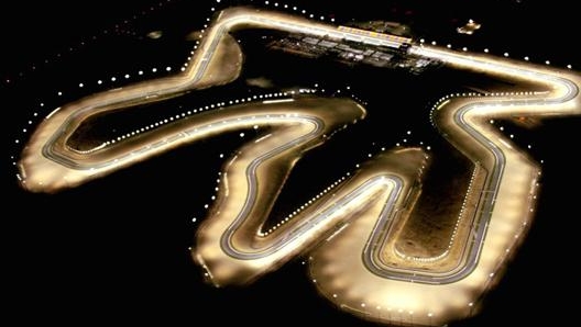 Il circuito di Losail illuminato per una gara del Motomondiale