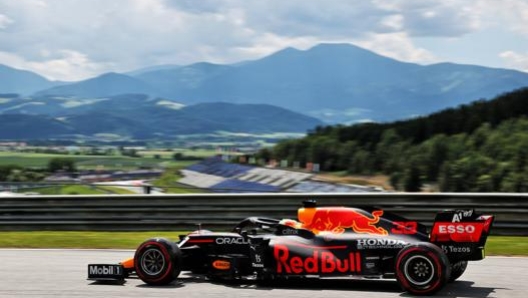 Max Verstappen primo nelle FP1 a Stiria