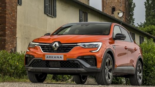 Alla guida della Renault Arkana con motore full hybrid