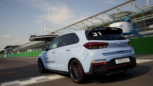 La nuova Hyundai i30 N monta il cambio automatico a 8 rapporti