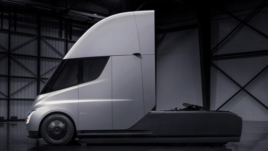 La vista laterale del camion elettrico di Elon Musk