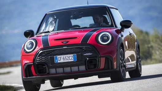 Mini Cooper S con carrozzeria 3 porte è in vendita a partire da 27.900 euro