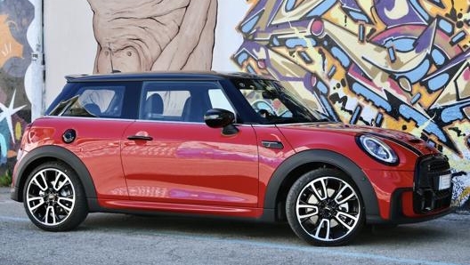 Mini Cooper S John Cooper Works: l’auto provata nel test ha un prezzo di 44.503 euro