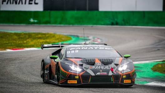 Il trio di piloti ufficiali Lamborghini Bortolotti-Mapelli-Caldarelli sulla Huracan numero 63. SRO/Jules Benichou - 21 creation