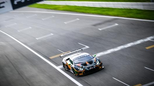 La Lamborghini Huracan Gt3 di Bortolotti-Mapelli-Caldarelli. SRO/Dirk Bogaerts Photo