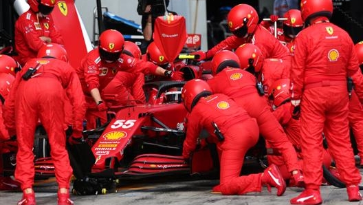 Il box Ferrari all’opera in Austria. Getty