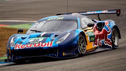 La Ferrari 488 GT3 Evo 2020 della Red Bull Af Corse di Liam Lawson