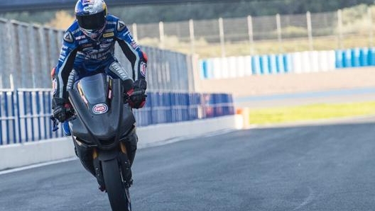 Toprak che da spettacolo con uno dei suoi lunghi e famosi stoppie