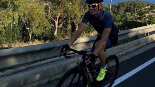 Anche il ciclismo su strada rientra tra gli sport praticati da Binder (foto @bradbinder)